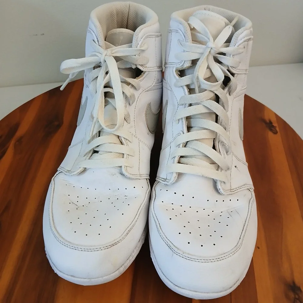 Nike Air Jordan 1 Mid Retro Mens 13 White High Top Football Cleats FJ6805-101